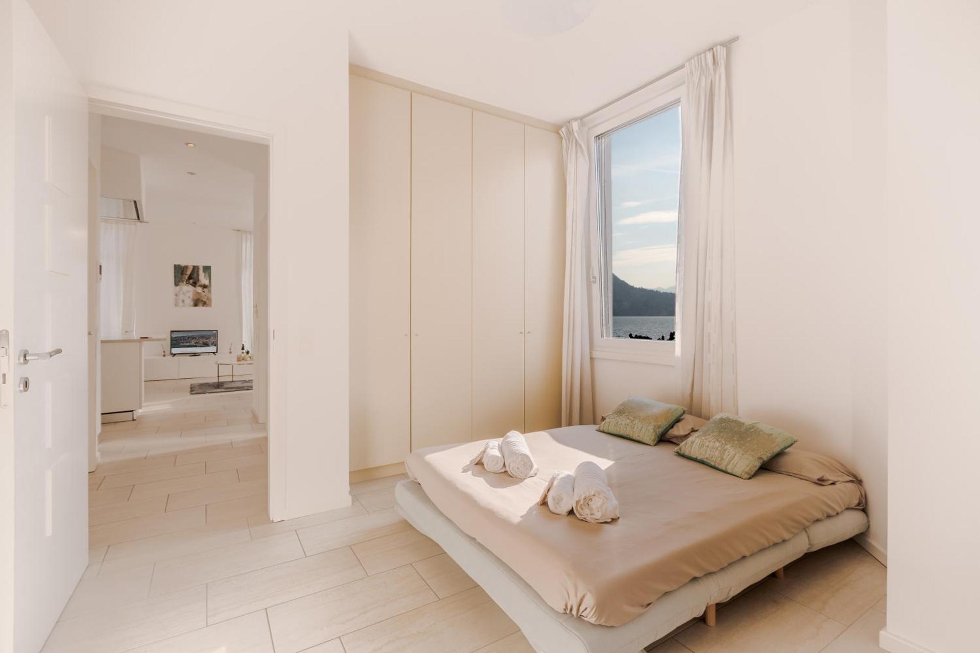 Front Lake Pearl 5 For 6Pax -By Easylife Swiss Lugano Ngoại thất bức ảnh