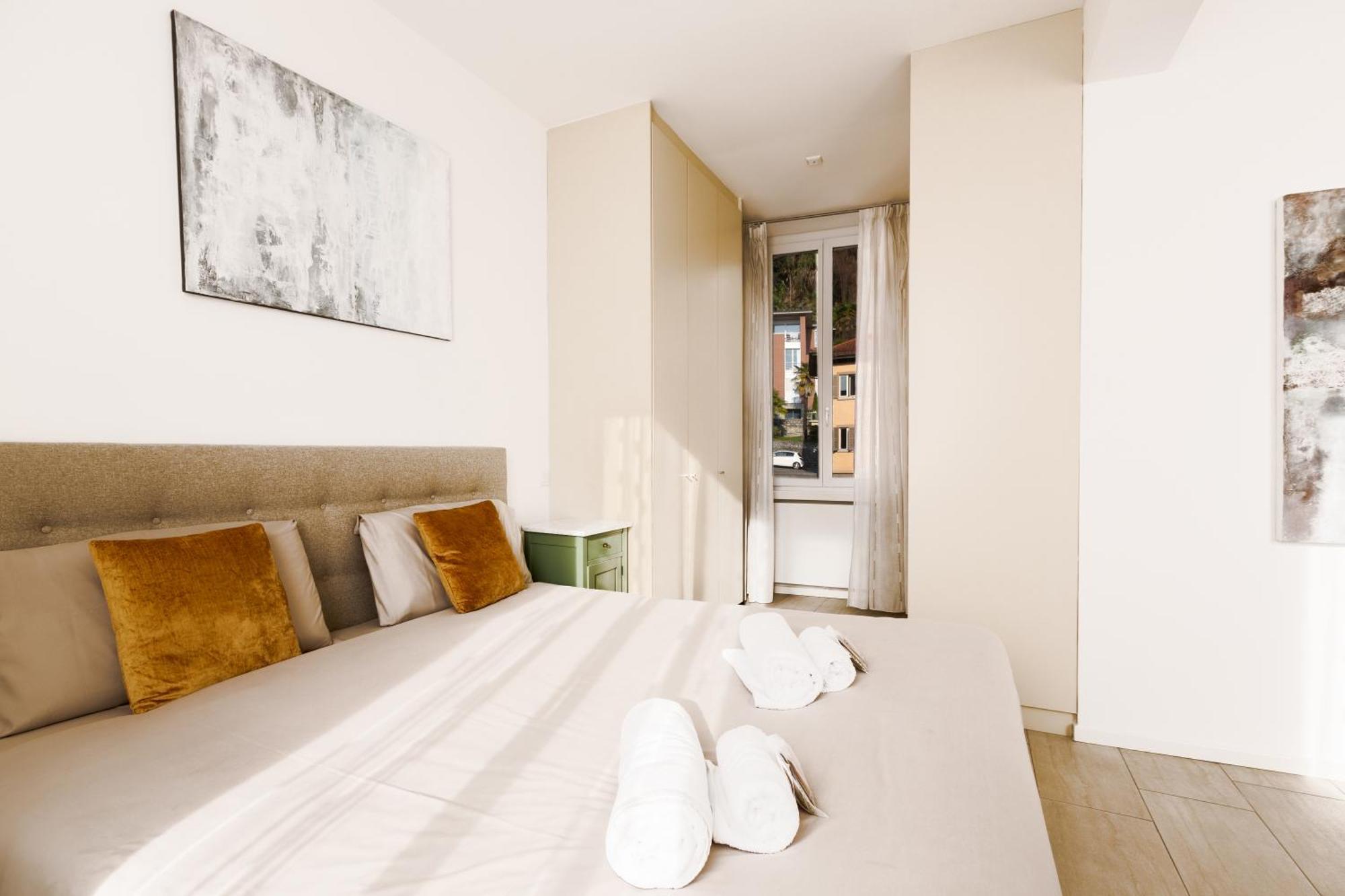 Front Lake Pearl 5 For 6Pax -By Easylife Swiss Lugano Ngoại thất bức ảnh